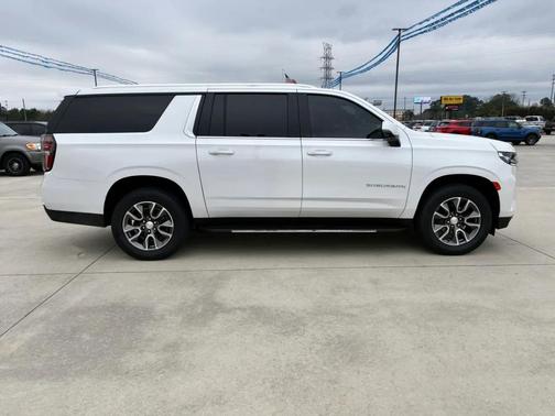 2023 Chevrolet Suburban LT