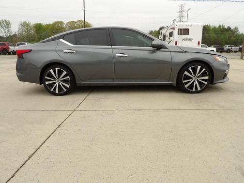 2020 Nissan Altima Platinum FWD