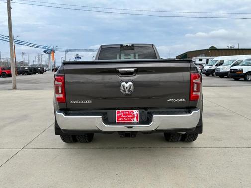 2020 RAM 3500 Laramie Crew Cab 4x4 8' Box