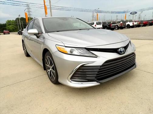 2024 Toyota Camry Hybrid XLE