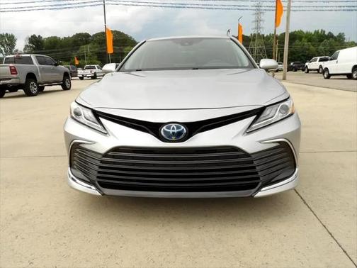 2024 Toyota Camry Hybrid XLE
