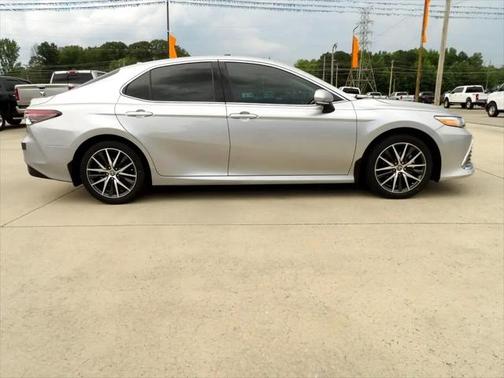 2024 Toyota Camry Hybrid XLE