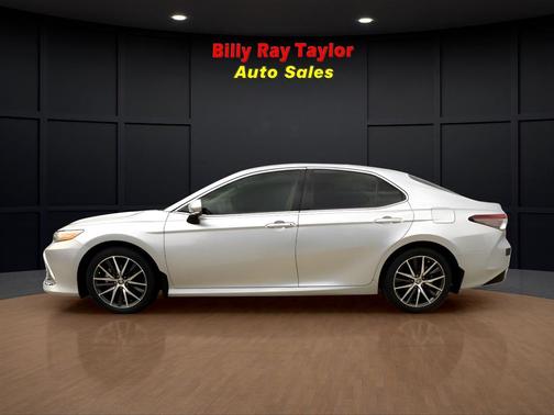 2024 Toyota Camry Hybrid XLE