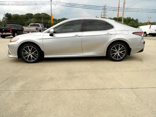 2024 Toyota Camry Hybrid XLE