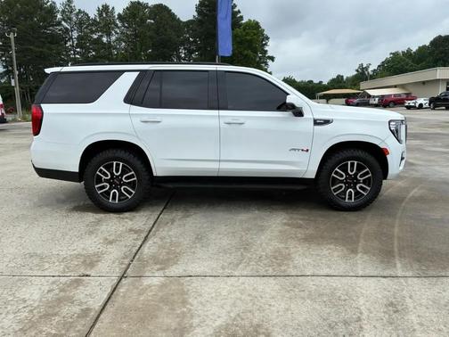 Summit White 2021 GMC Yukon 4WD AT4