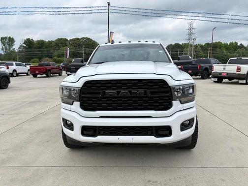 Bright White Clearcoat 2022 RAM 2500 Big Horn Crew Cab 4x4 6'4' Box