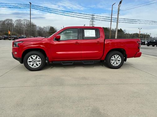 2023 Nissan Frontier SV