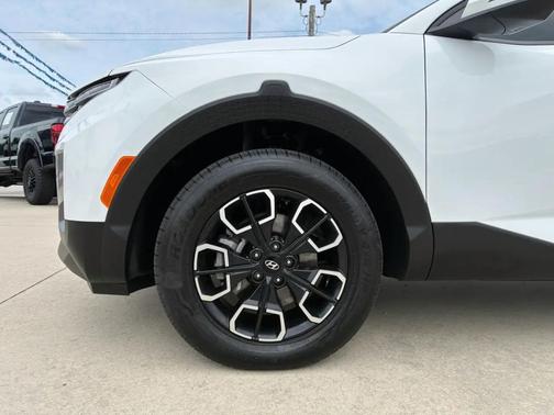 Ice White 2022 Hyundai SANTA CRUZ SEL Premium