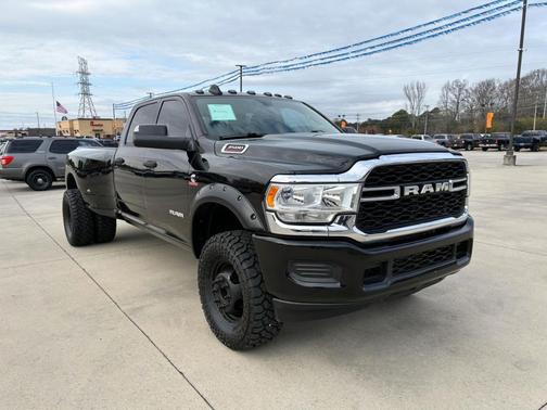 2020 RAM 3500 Tradesman Crew Cab 4x4 8' Box