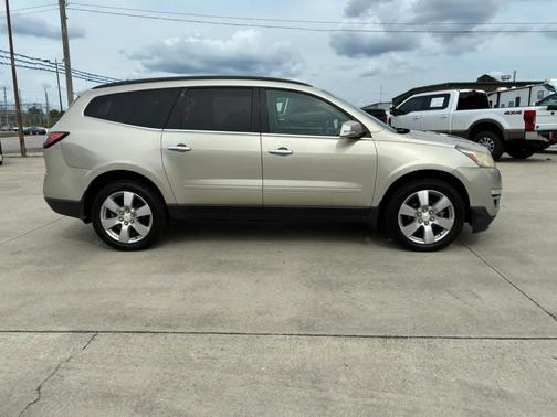 Silver Ice Metallic 2015 Chevrolet Traverse 1LT