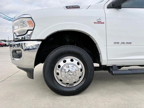 2021 RAM 3500 Laramie Crew Cab 4x4 8' Box