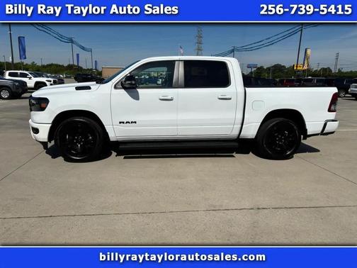Bright White Clearcoat 2022 RAM 1500 Big Horn/Lone Star