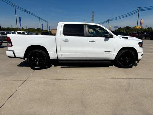 Bright White Clearcoat 2022 RAM 1500 Big Horn/Lone Star