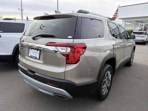 2022 GMC Acadia SLE