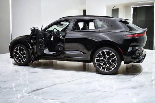 2023 Aston Martin DBX 707