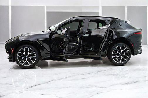 2023 Aston Martin DBX 707