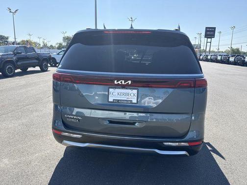 2024 Kia Carnival SX