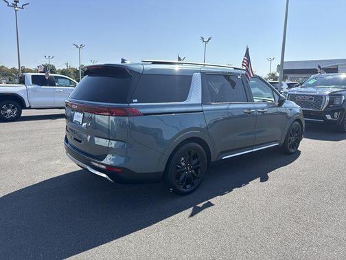2024 Kia Carnival SX