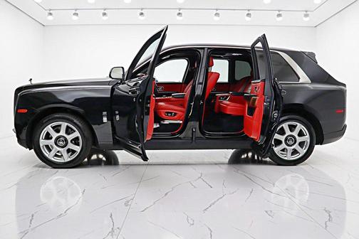 Black Diamond 2019 Rolls-Royce Cullinan Cullinan