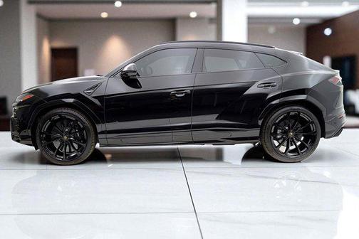 2020 Lamborghini Urus SELEZIONE PRE-OWNED CERTIFIED