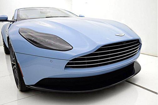 2023 Aston Martin DB11 Volante
