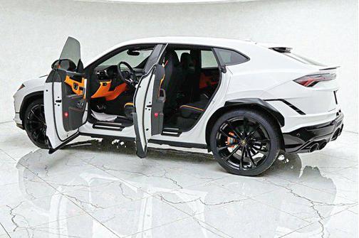 2024 Lamborghini Urus S