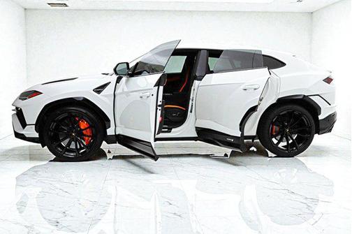 2024 Lamborghini Urus S