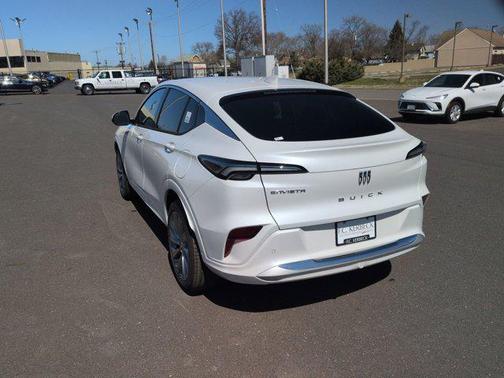 White Frost Tricoat 2026 Buick Envista Avenir