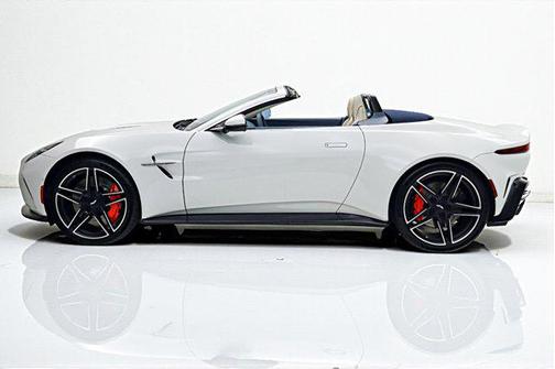 2026 Aston Martin Vantage Roadster