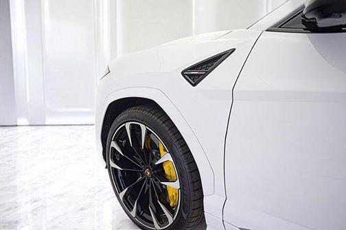 2022 Lamborghini Urus SELEZIONE PRE-OWNED CERTIFIED