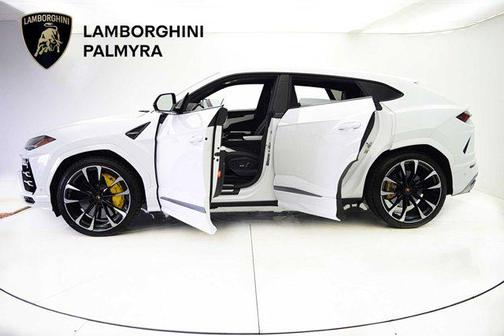 2022 Lamborghini Urus SELEZIONE PRE-OWNED CERTIFIED