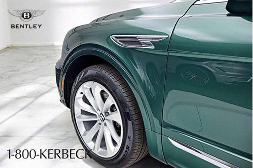 2025 Bentley Bentayga EWB V8