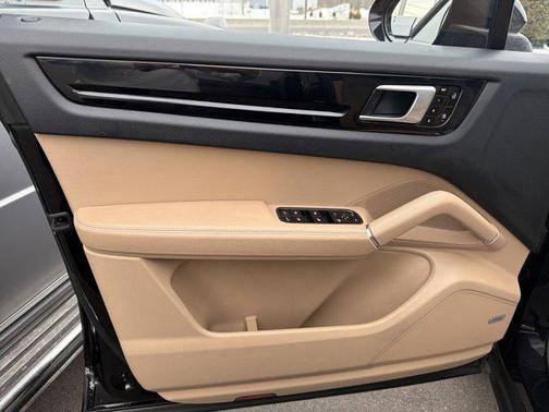 2019 Porsche Cayenne Cayenne