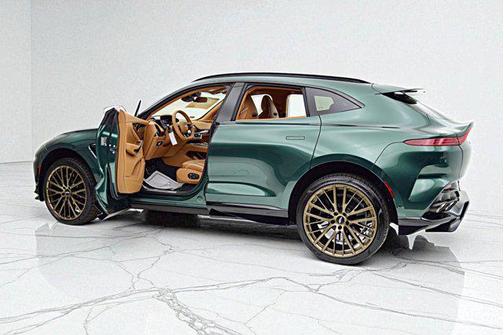 2025 Aston Martin DBX 707