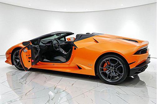 Arancio Borealis 2017 Lamborghini Huracan Spyder/SELEZIONE PRE-OWNED CERTIFIED