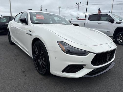 2023 Maserati Ghibli Modena Q4