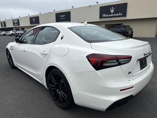 2023 Maserati Ghibli Modena Q4