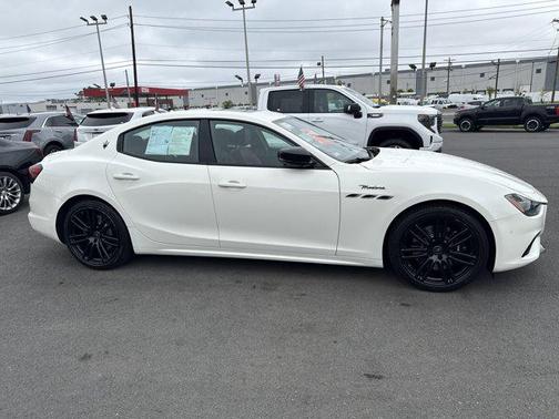 2023 Maserati Ghibli Modena Q4
