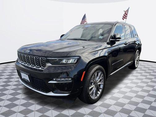 Diamond Black Crystal Pearlcoat 2022 Jeep Grand Cherokee 4xe Summit