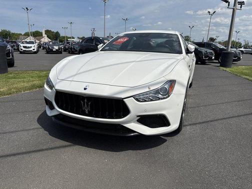 2022 Maserati Ghibli Modena Q4