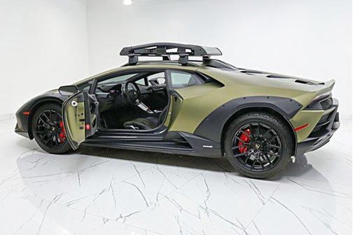 2023 Lamborghini Huracan Sterrato Sterrato/SELEZIONE PRE-OWNED CERTIFIED