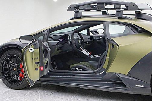 2023 Lamborghini Huracan Sterrato Sterrato/SELEZIONE PRE-OWNED CERTIFIED