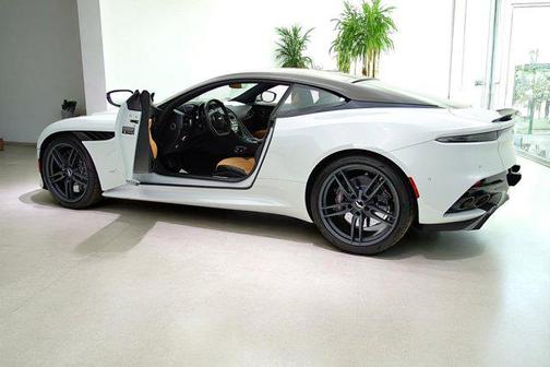 2019 Aston Martin DBS Superleggera