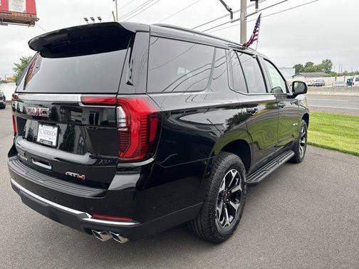 2025 GMC Yukon AT4