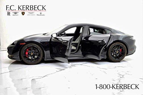 2022 Porsche Taycan GTS