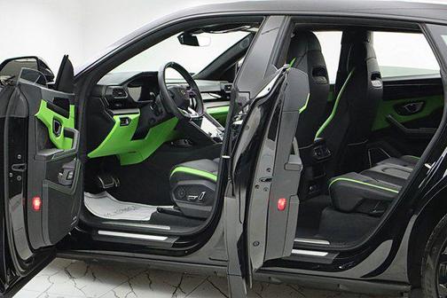 2024 Lamborghini Urus S