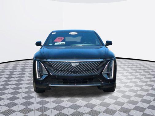 Stellar Black Metallic 2024 Cadillac LYRIQ Luxury