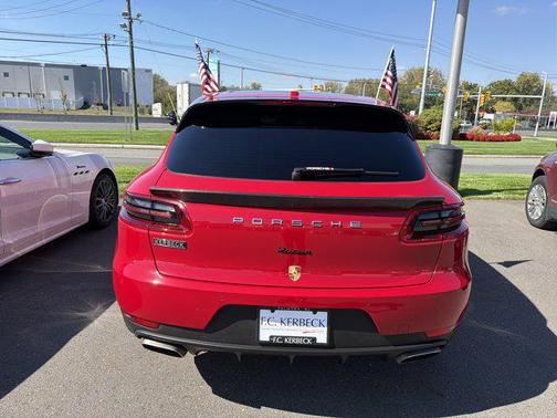 2017 Porsche Macan NA