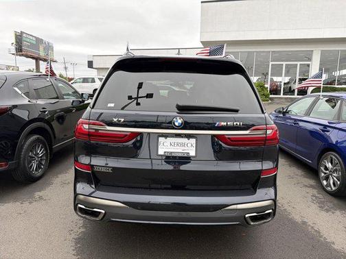 2022 BMW X7 M50i