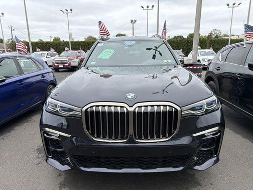 2022 BMW X7 M50i